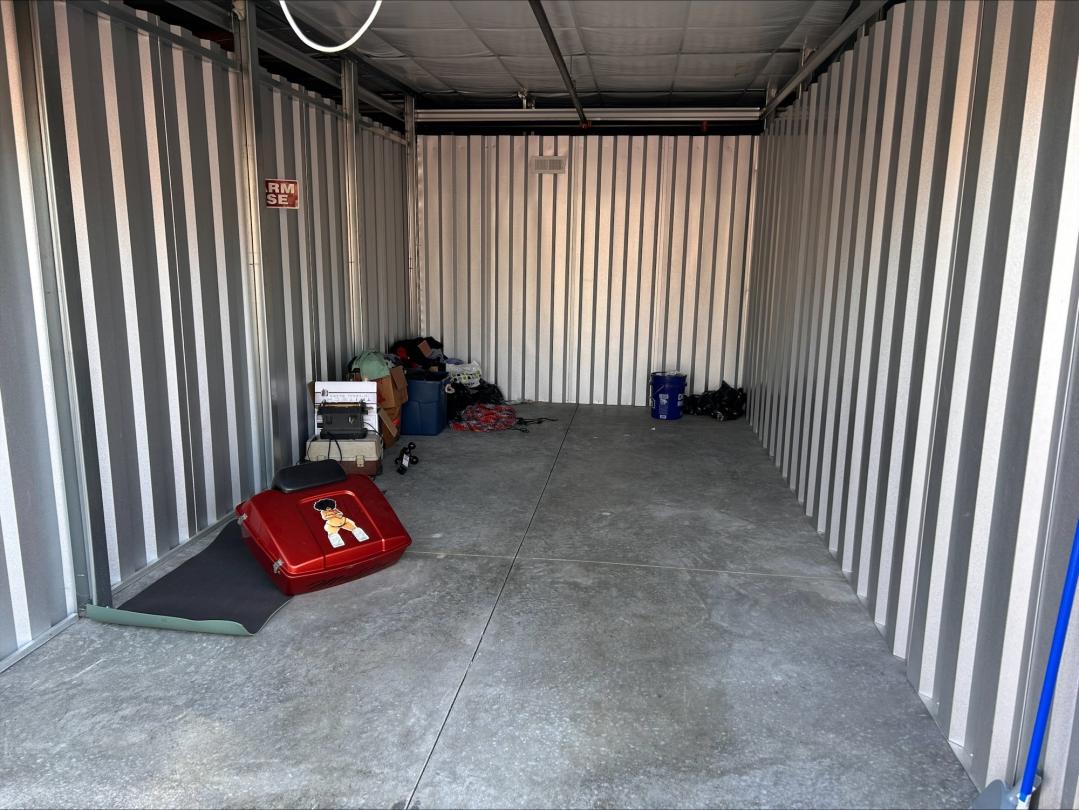 Storage Unit Auction In Fredericksburg VA At Storage Wise Of   StorageWiseSelfStorage 15 Of JanuaryAuction Unit 483447 3004659 